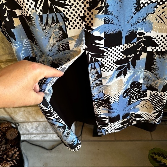 CJ Banks tropical print layered sleeveless blouse size X blue tan black - Picture 7 of 9